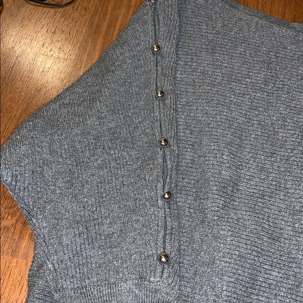 Sweater - Picture 3 of 4